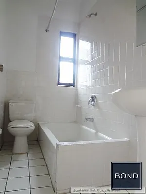 Rented by Bond New York | media 28