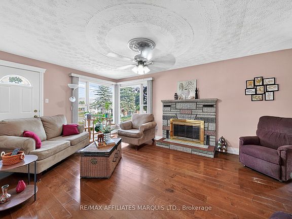 4th image of 300 Gardner Ave