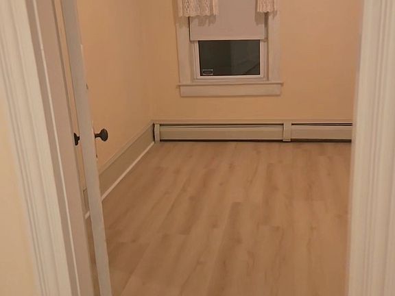 5th image of 16 Collins St #14