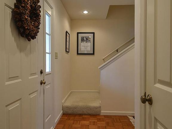 3rd image of 1025 S Graywell Dr
