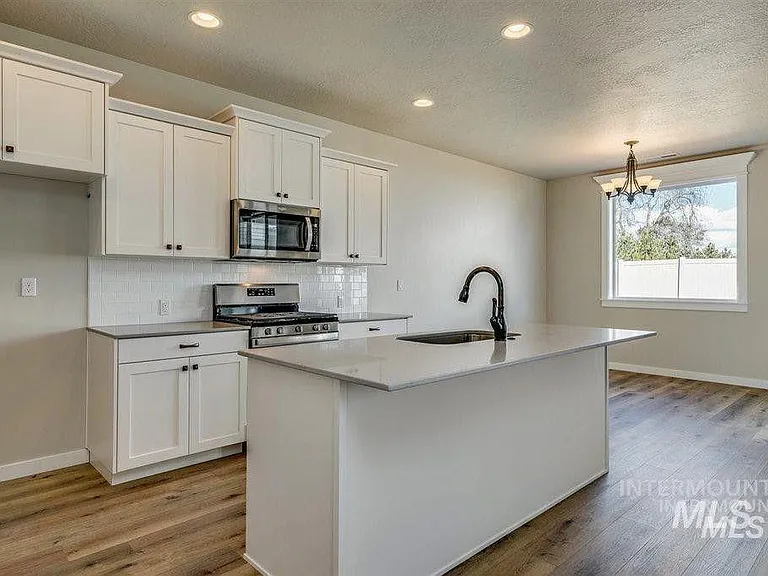 3068 N Laughridge Ave — Photo 8