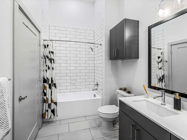 Steinway Model Bathroom