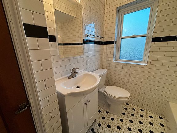 5th image of 4610 Jamieson Ave #A