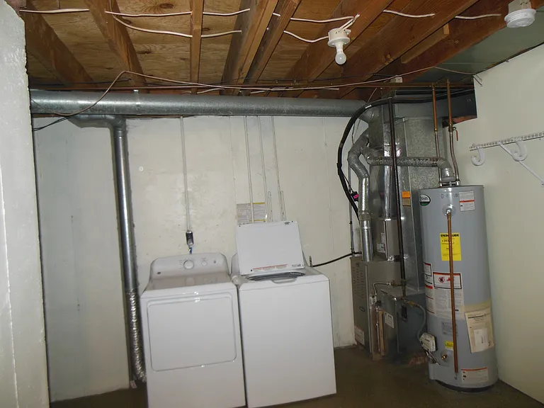 633 NE English Manor Dr #A — Photo 20