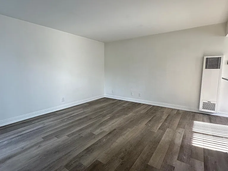 220 Alabama St #E — Photo 8