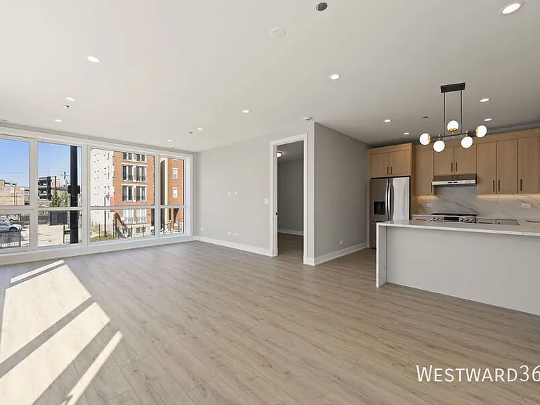 2354 W Polk St #205 — Photo 6