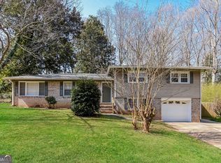 5613 Woodland Dr, Acworth, GA 30102