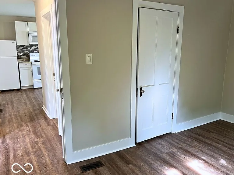 716 One N Meridian — Photo 8