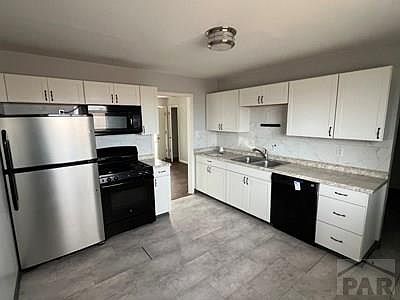 4th image of 3131 Skyview Ave
