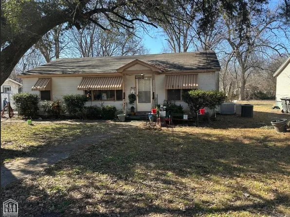 221 N 7th St, West Helena, AR 72390