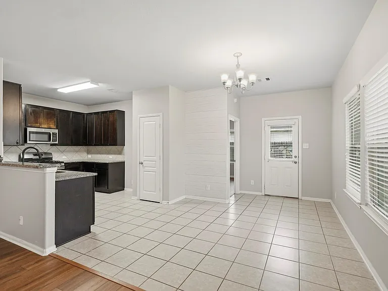 2 Garden Springs Ct — Photo 3