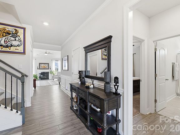 5th image of 714 Sawgrass Ridge Ct