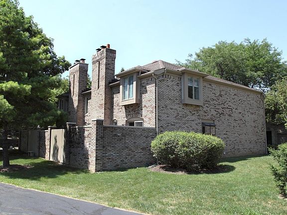 4th image of 4598 Sandringham Dr