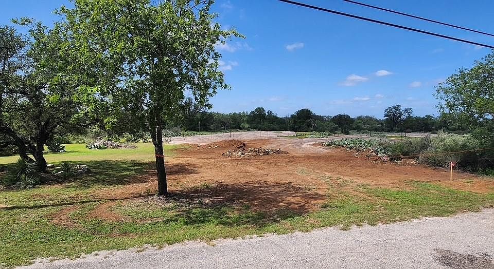 1st image of 125 Live Oak Dr