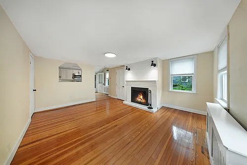 39 Cross St Photo 1