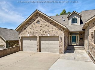 9 Dapplewood Rd, South Charleston, WV 25309