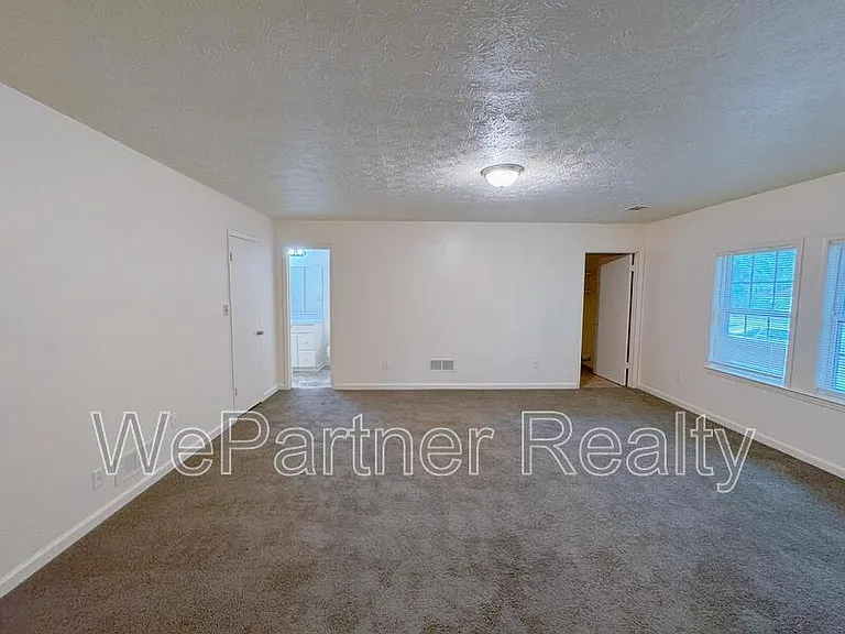 7416 Dartmouth Ct — Photo 12