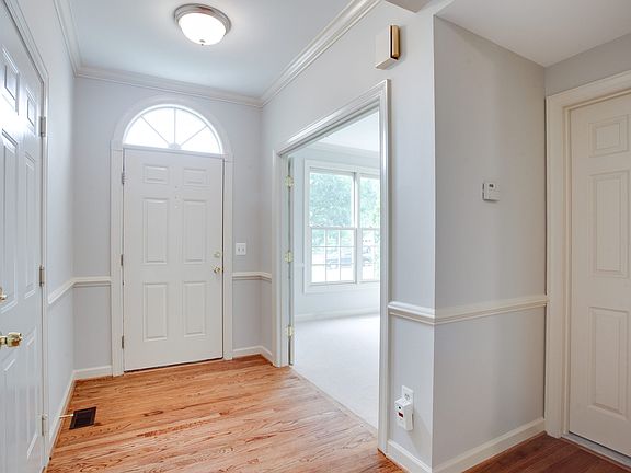 3rd image of 43968 Bruceton Mills Cir