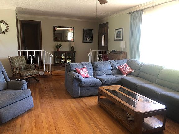 Beautiful hard wood floors 