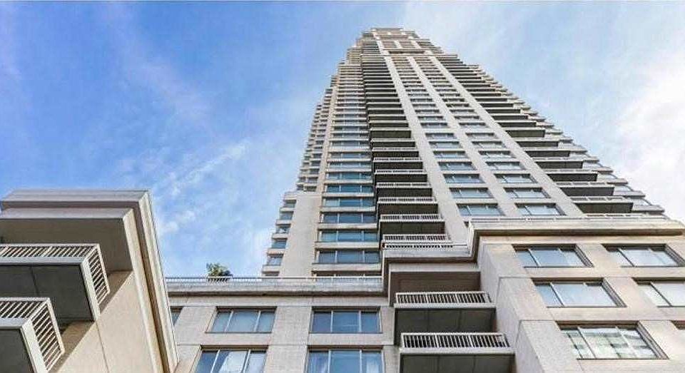 1st image of 200 E 69th St #5U