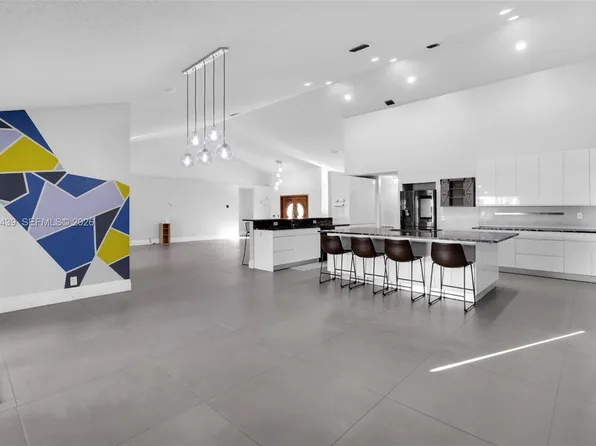 1092 NW 162nd Ave, Pembroke Pines, FL 33028