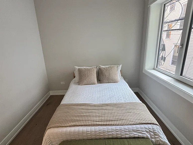 3651 N Damen Ave — Photo 7