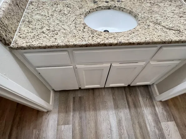 1005 Country Aire Dr #A, Round Rock, TX 78664