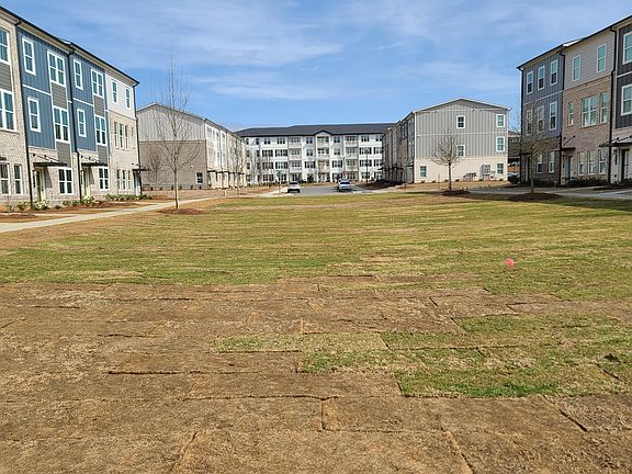 Open Space before the house for kids to play