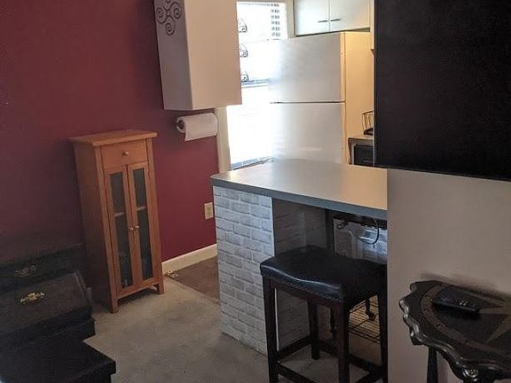 2nd image of 38 Hess St #D