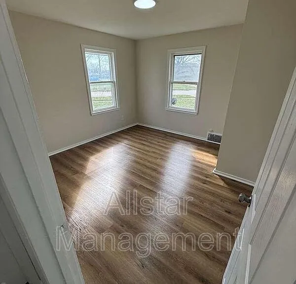 936 S Central Dr — Photo 12