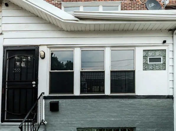 2555 S 62nd St, Philadelphia, PA 19142