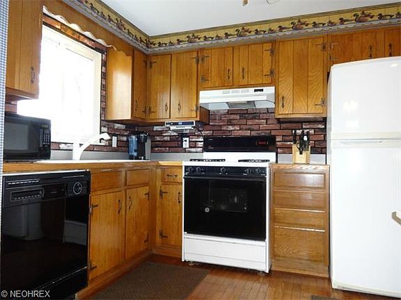 2nd image of 9586 Greenway Dr