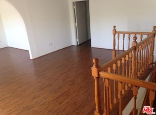 8882 Carson St, Culver City, CA 90232