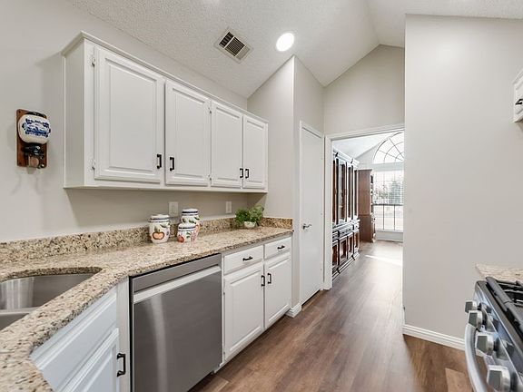 3rd image of 5021 Marcus Dr