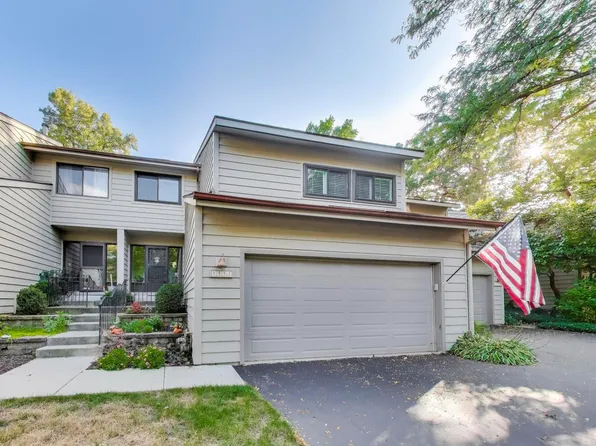 1551 Kirkwood Dr, Geneva, IL 60134