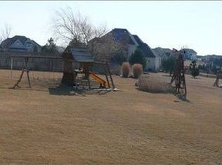 16673 Ridgemont St, Omaha, NE 68136