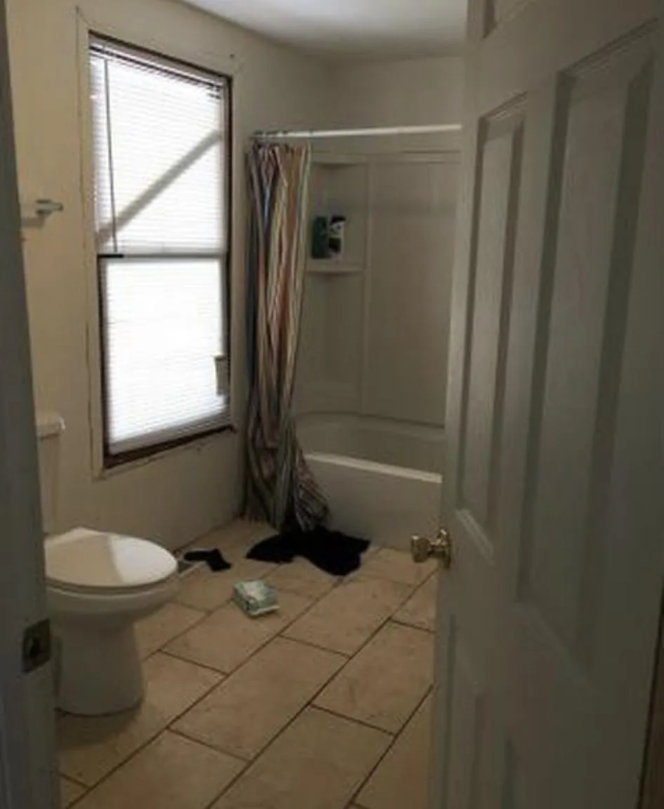 5 bed, 2000 sqft, $3,250 — Photo 3