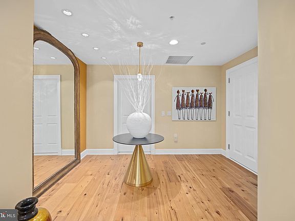 4th image of 801 Key Hwy #336