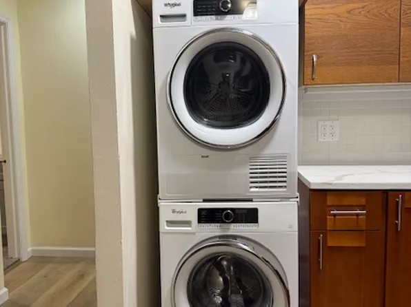 569 Vermont Street image 11 of 19