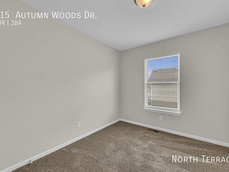215 Autumn Woods Dr — Photo 14