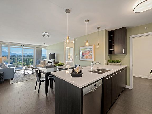 2nd image of 608 Belmont St #1808