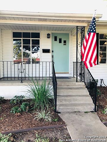 1st image of 831 Pennystone Ave
