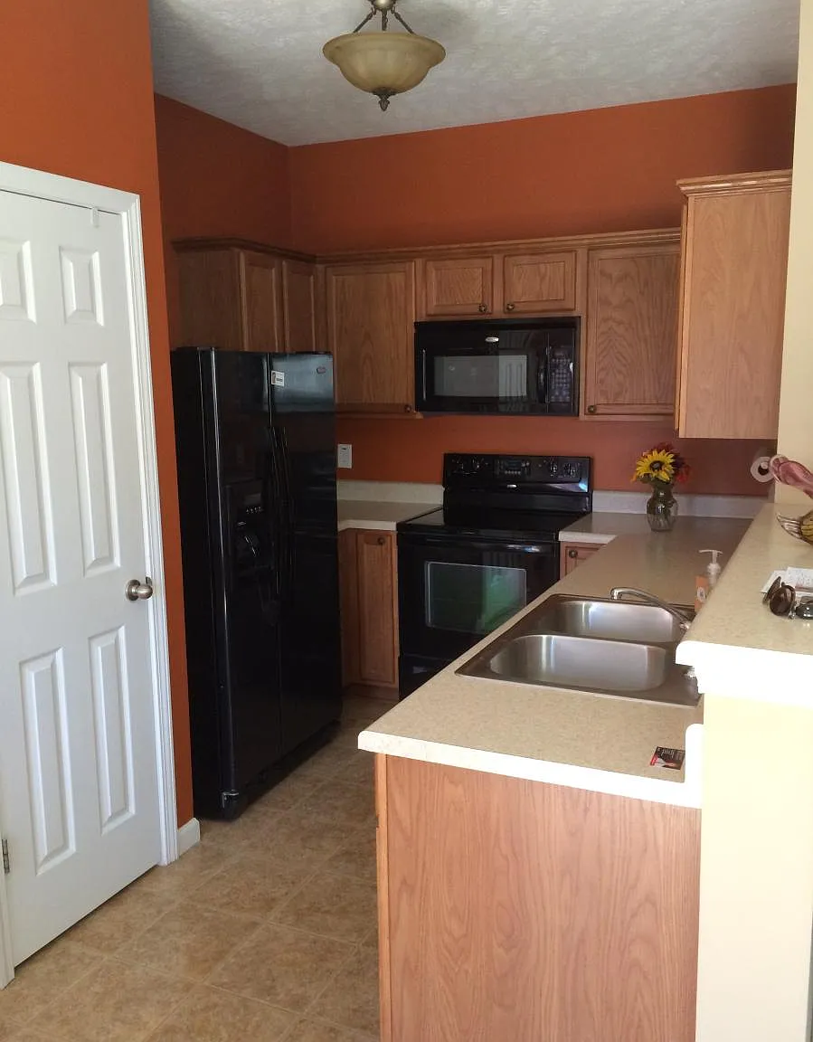 1057 Ashmore Drive — Photo 2