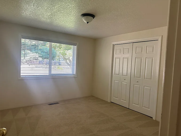 945 La Loma Dr — Photo 8