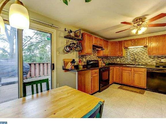 3rd image of 352 Sherry Ln