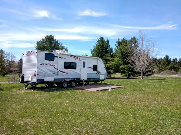 1636 Hampton Dr, Gladwin, MI 48624