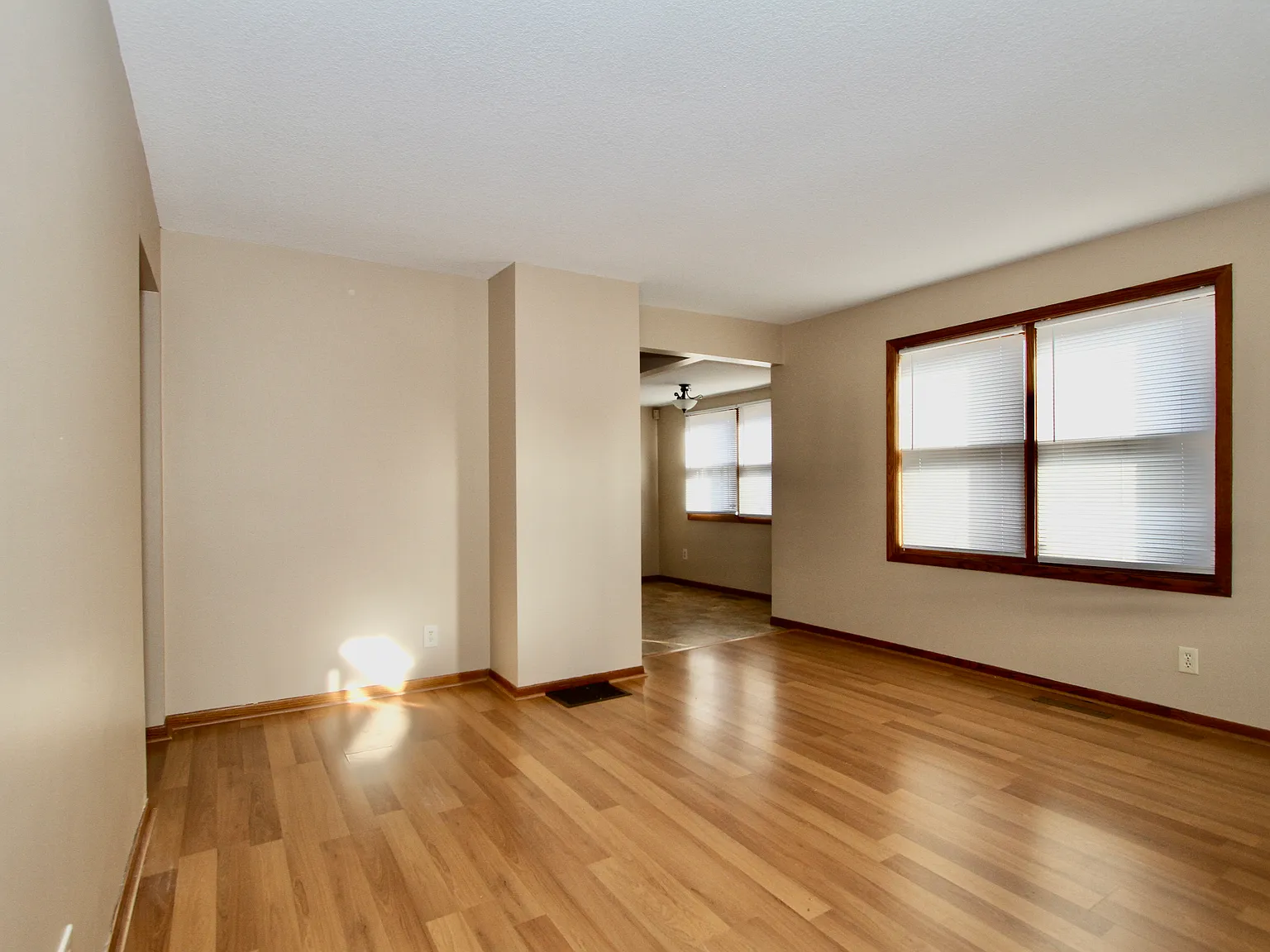 2 bed, 1500 sqft, $1,850 — Photo 2