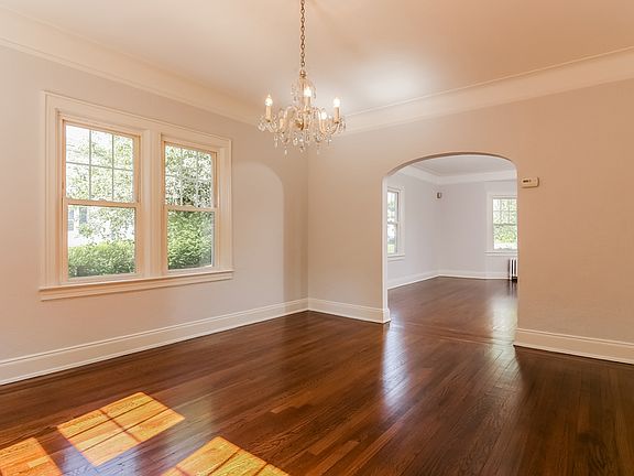 5th image of 74 Parkview Dr