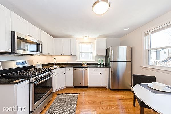 150 Brown St. #2L Waltham Shared Unit Photo 3