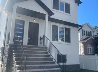 298 Oldfield St, Staten Island, NY 10306
